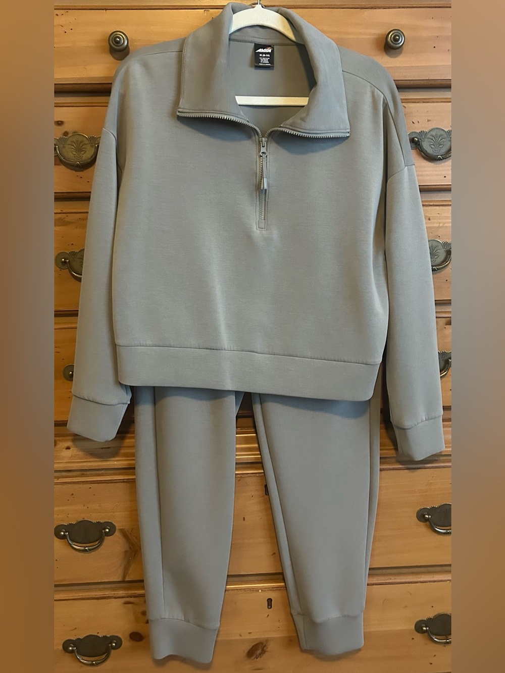 Avia Quarter-Zip ScubaKnit Pullover Sweatshirt (med) & Pants (small) Set